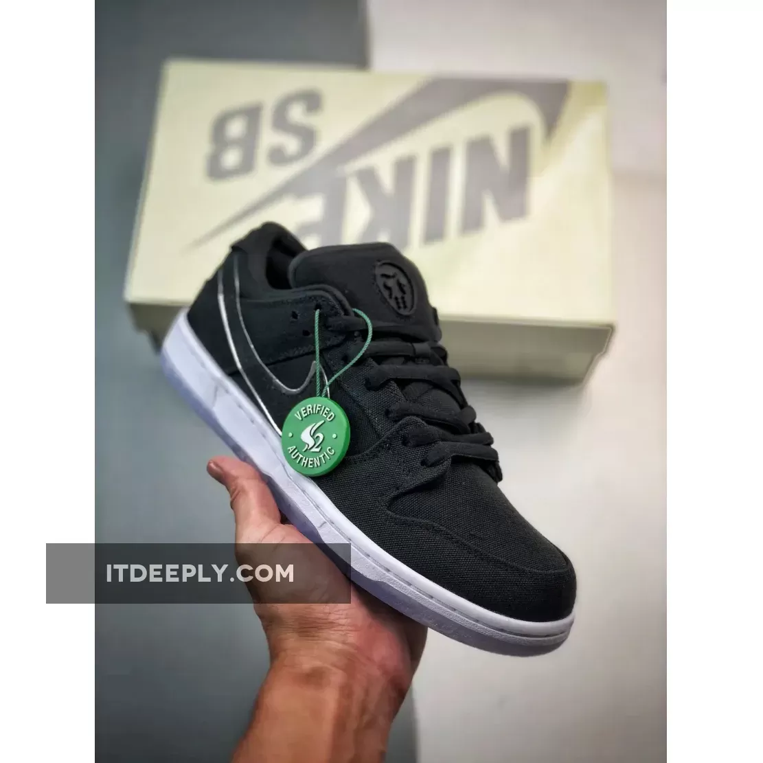 Eminem x Carhartt x Nike SB Dunk Black White | carhartt nike