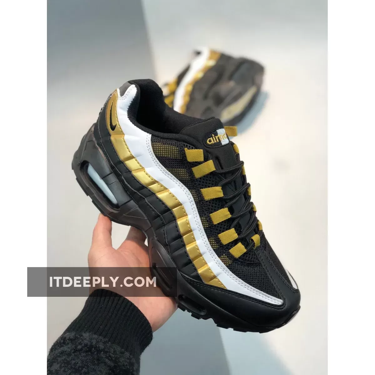 Nike Air Max 95 Black Metallic Gold / nike air max 95 black and gold