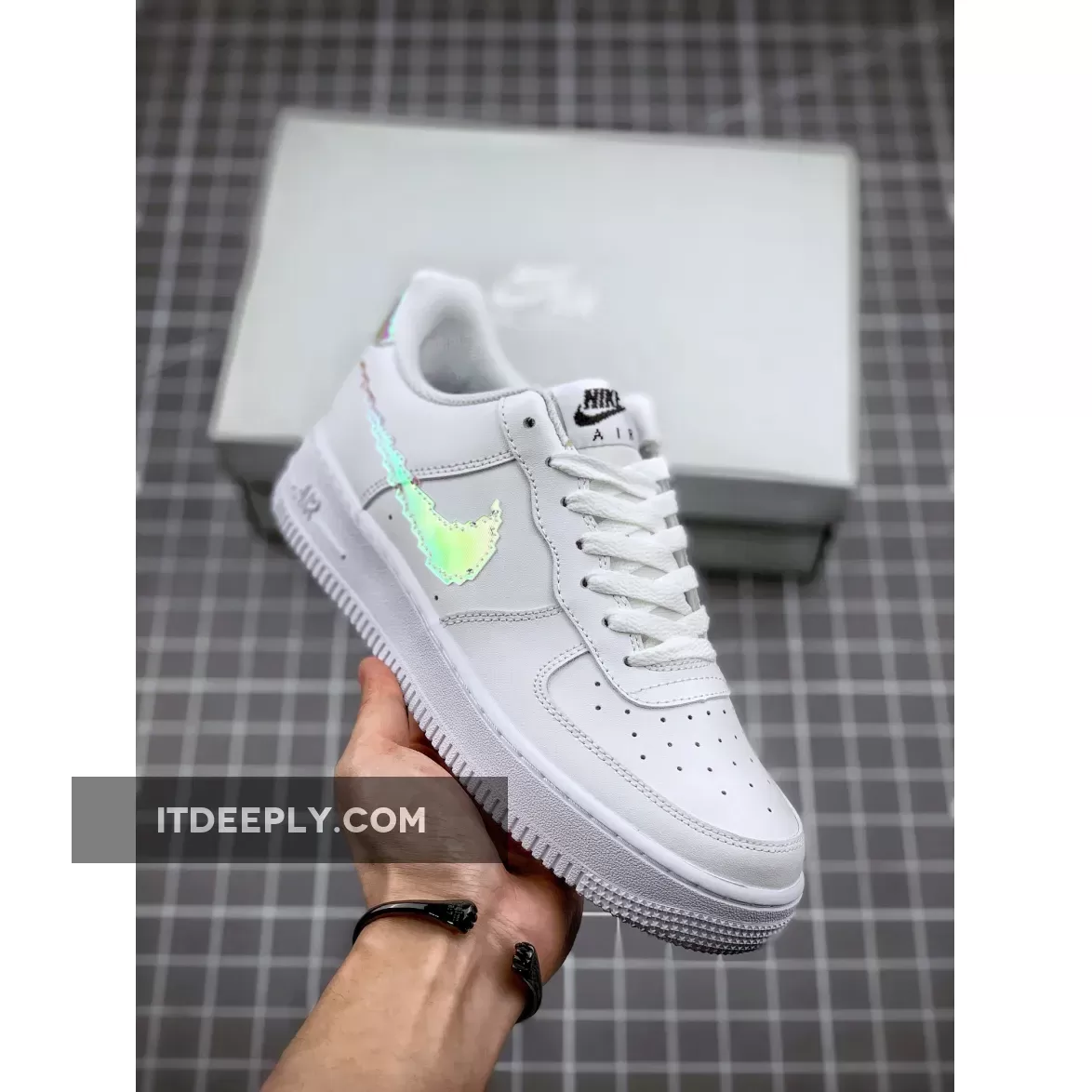 Nike Air Force 1 Digital Swoosh / Nike Air Force 1 07 LV8 GS Pixelated Swoosh White CW1577-100