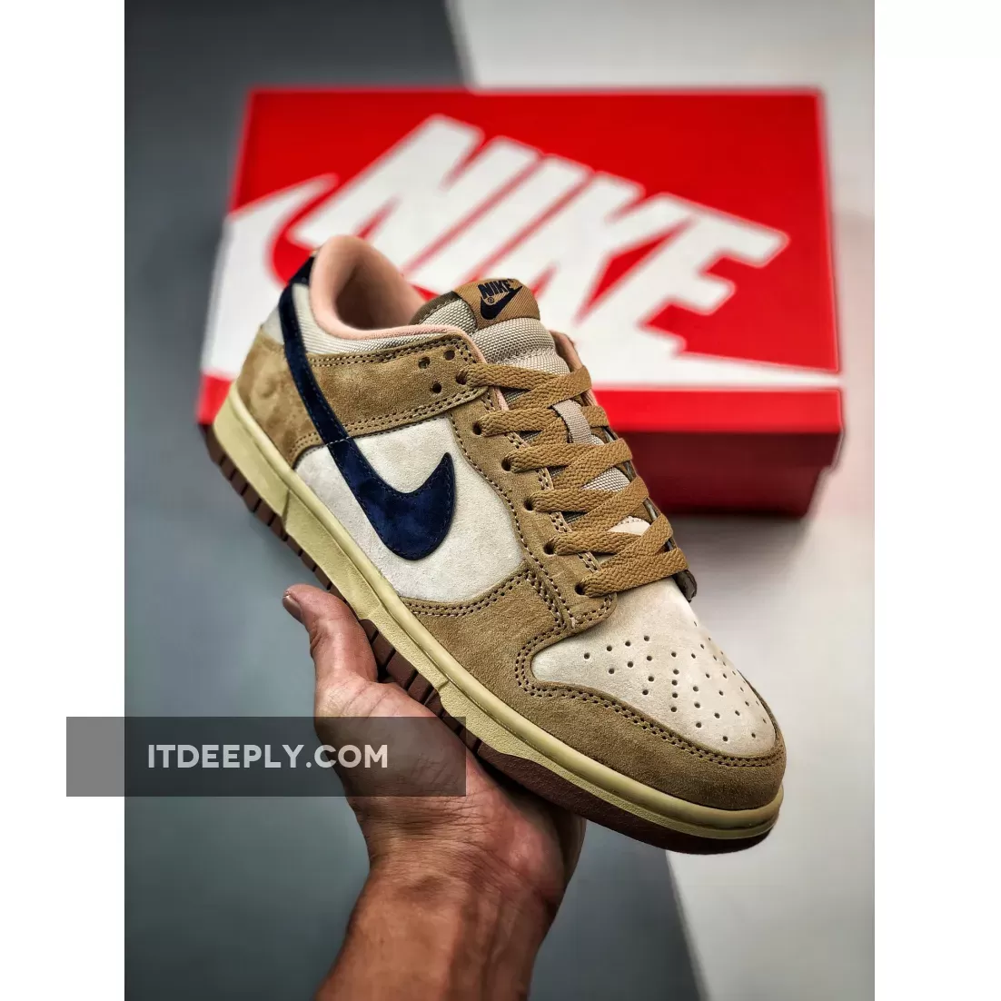 Nike Dunk Low Vegas Gold/Midnight Navy-Maple 304714-741